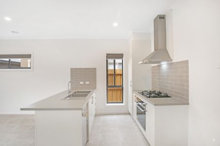 14 Annabel Street, Deanside VIC 3336 - House For Rent | Domain - Photo 3