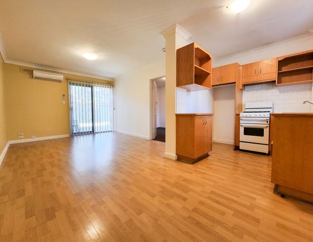 GREAT 1 BED APARTMENT IN A FANTASTIC LOCATION!!! - Photo 1