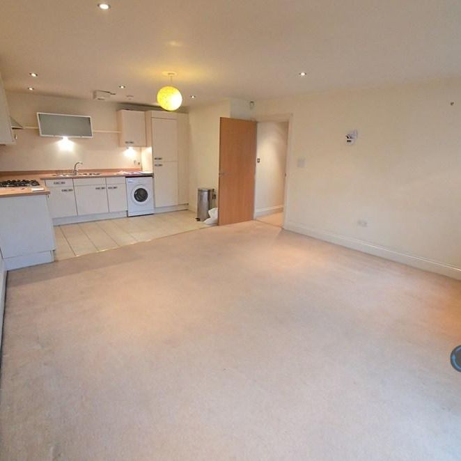2 bedroom flat to rent - Photo 1