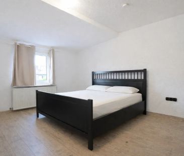 Helle ca. 100 m² große 3-Zimmer-Maisonettewohnung mit Einbauküche u... - Photo 2