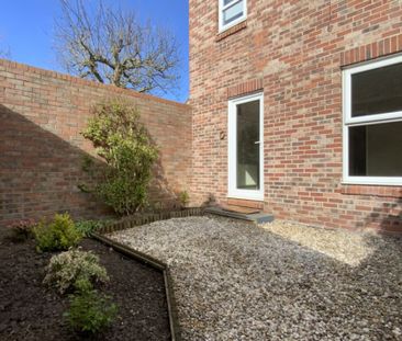 Hunt Court, York - Photo 1