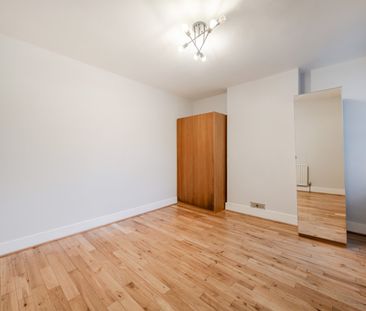 Courtney Road, London, SW19 - Photo 3