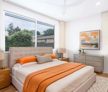 Brand New Duplex Spacious Family Home in Prime Location - 5 Bedroom... - Photo 4