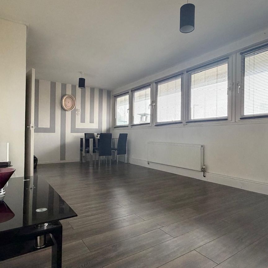 1 Bed Flat, Brassett Point, E15 - Photo 1