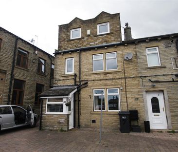 2 bed cottage to rent in West Street, Halifax - Photo 2