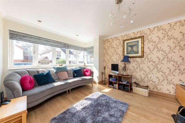 Sunray Estate, Sandhurst, Berkhire, GU47 - Photo 1