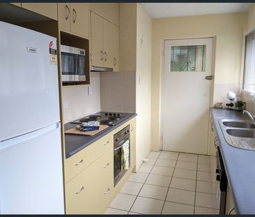 2/53 Dell Road, St Lucia, Qld 4067 - Photo 6