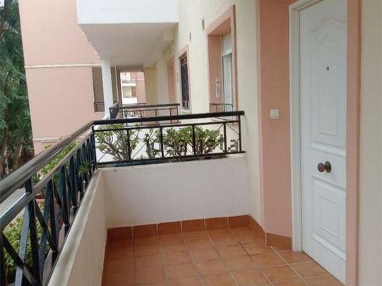 Alquiler de piso en Avenida del Prado - Photo 1