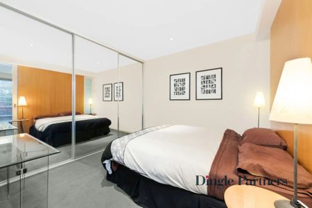 Sophisticated 1-Bedroom Residence in the Heart of Prahran - Photo 2