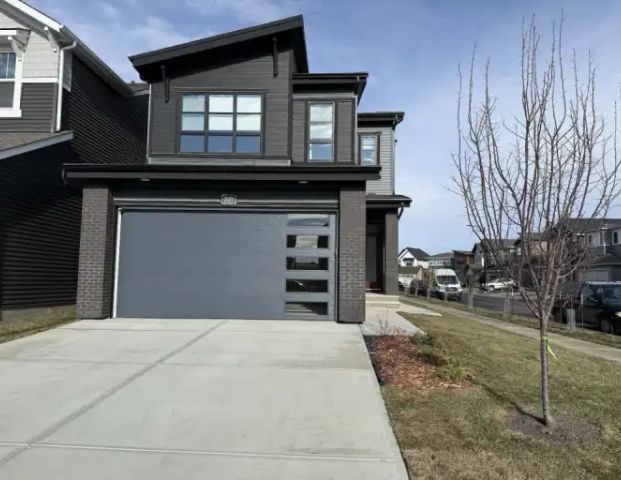 New Built 3 Bed + 1 Flex Room, 3 Bath for Rent in South Edmonton | Edmonton - Photo 1