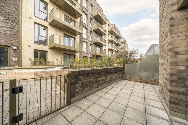 3 bedroom terraced house to rent - Photo 1