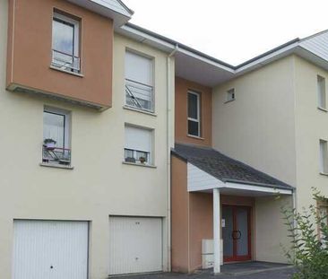 Appartement duplex de type 4, comprenant au rdc, une cuisine et un salon et à l'étage 3 chambres et une salle de bain. - Photo 1