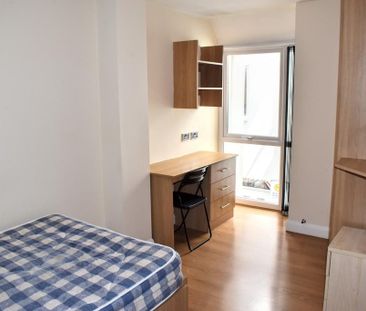 5 bedroom townhouse to rent - Photo 2