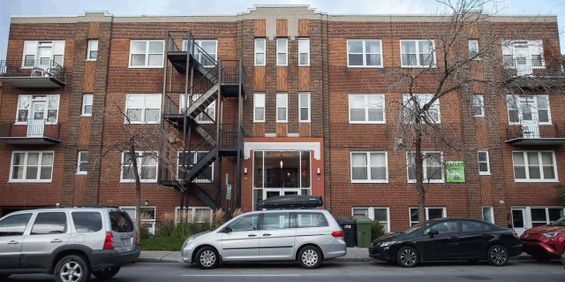 2 Bedroom - 4201 Boulevard Decarie, Montréal - Photo 3