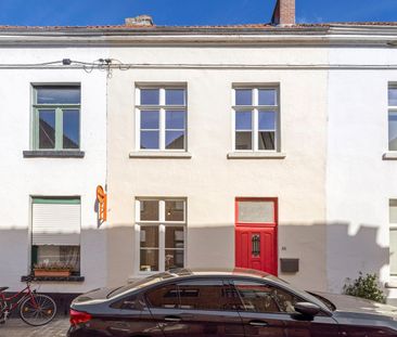 Te huur: GEMEUBELD - Gerenoveerde Rijwoning in het Centrum van Brugge - Photo 2
