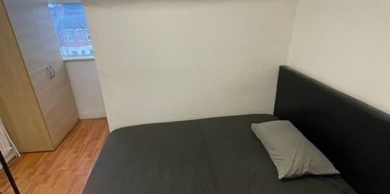 Room in a Shared House, Pinner Road, HA1 - Photo 3