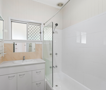 23 Mimosa St, Mitchelton QLD 4053 - House For Rent | Domain - Photo 5