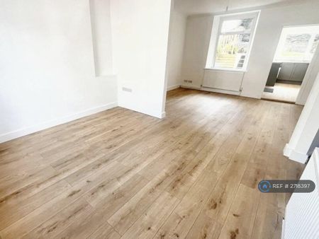 3 bedroom terraced house to rent - Photo 2