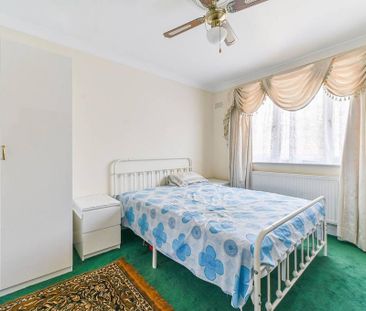 3 bedroom end of terrace house to rent - Photo 4