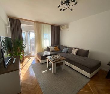 Piata Unirii, Bulevardul Unirii, zona Fantani (Piata Unirii-Casa Po... - Fotografie 2