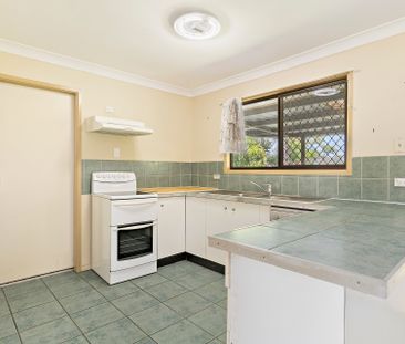 Modern, Low-Maintenance Living in a Convenient Crestmead Location - Photo 5