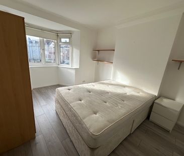 5 Bed Flat, Hendon, NW4 - Photo 5