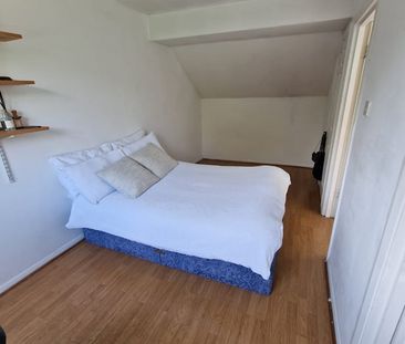 5 Bed Terraced House, Cobden Road, BN2 - Photo 3