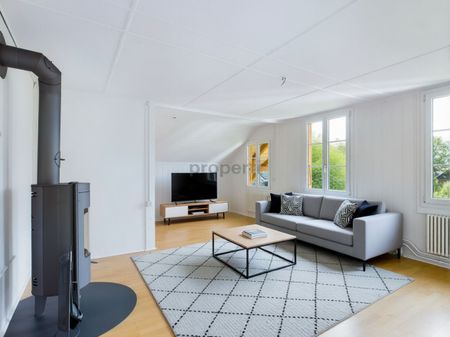 Charming 4.5-room penthouse apartment with balcony in Thierachern - Photo 3
