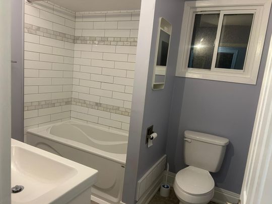 For Lease - 422 Laguna Street Unit# Upper, Oshawa, Ontario - Photo 1