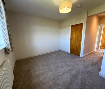 4 bedroom cottage to let - Photo 3