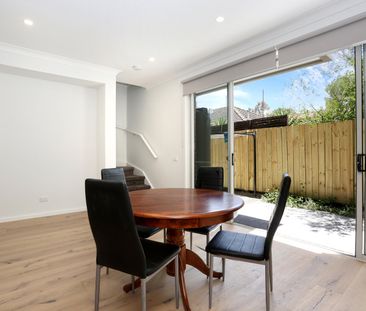 2/116 Southern Road, Heidelberg West VIC 3081 - Photo 3