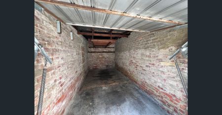 A Rare Ground-Floor Gem in Iconic ‘Hayling’ – Steps from Fitzroy Gardens & Spring Street - Photo 5