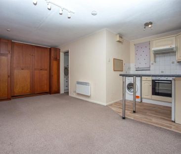 Studio to rent - Photo 2