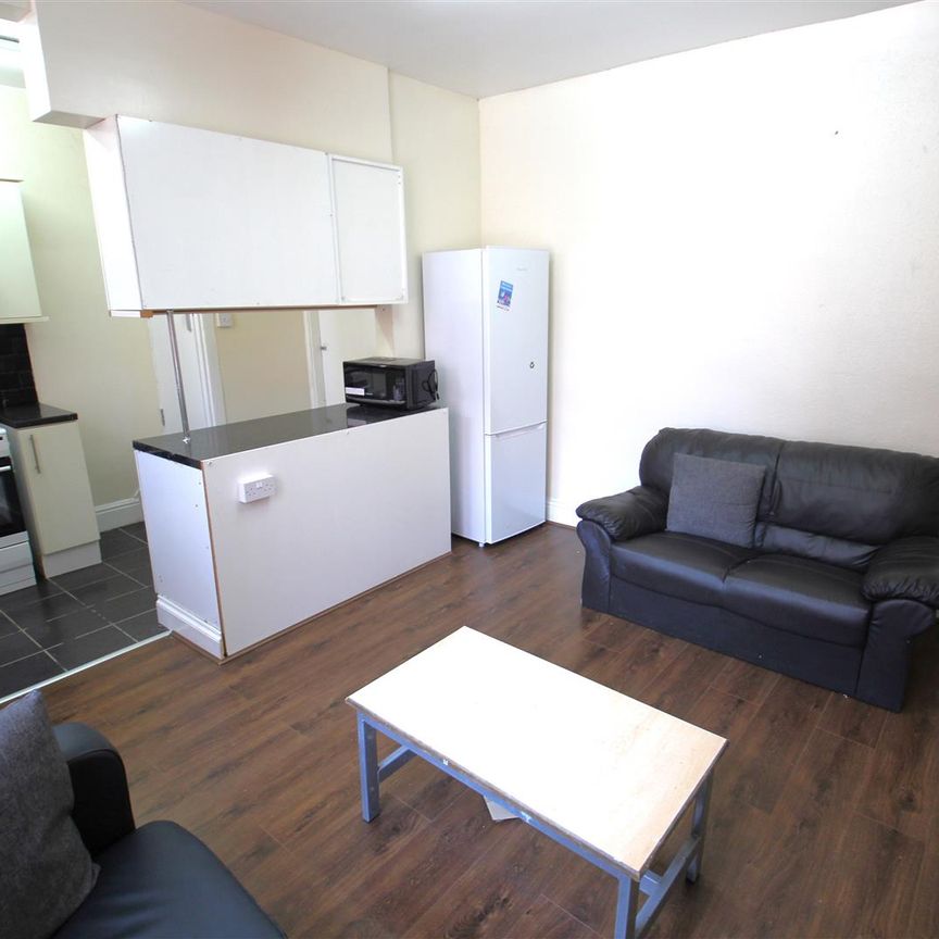 Kelsall Terrace, Hyde Park, LS6 1RD, Leeds - Photo 1