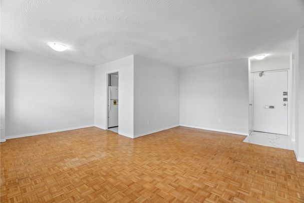 For Lease - 100 Rowena Drive Unit# 914, Toronto, Ontario - Photo 1