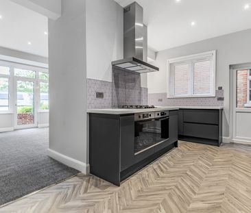 5 bedroom detached house to rent - Photo 4