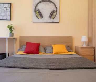 Via Lorenteggio, Milan, Lombardy 20146 - Foto 2