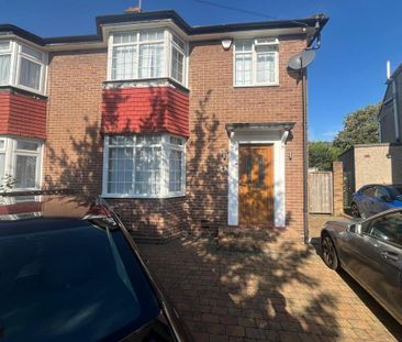 4 bedroom semi-detached house to rent - Photo 4