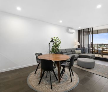 Level 19 Unfurnished Apartment with City Views | Walk to Everything - Photo 1