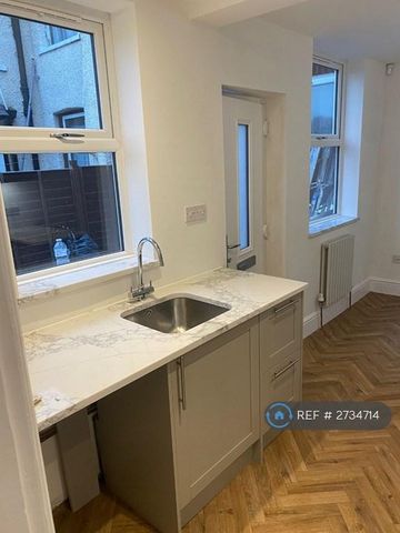 2 bedroom maisonette to rent - Photo 4