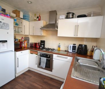 3 bed Semi-Detached House for Rent - Photo 5