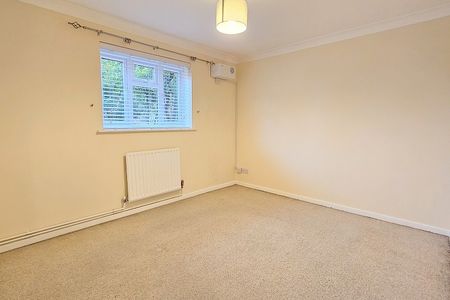 1 Bedroom Maisonette - Photo 2