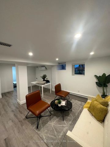 66 Wellington Street S #lower - Photo 5