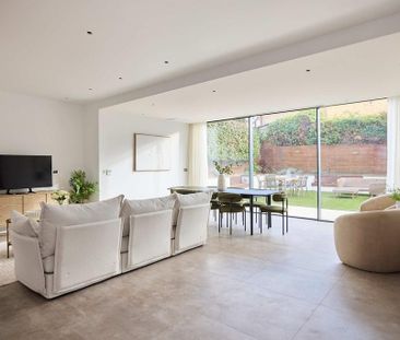 5 bedroom semi-detached house to rent - Photo 2