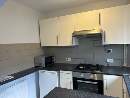 Victoria House, 1 Victoria Place, Epsom, Surrey, KT17 1BX - Photo 4