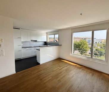 Moderne 4.5-Zimmer-Wohnung mit beheiztem Balkon/Wintergarten - Foto 4