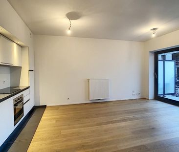 Appartement te huur in Sint-Lambrechts-Woluwe voor € 1.100 met 1 slaapkamer - Photo 1