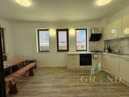 Casă individuală–160 mp | 5 camere | 4 bai | 4 parcări - Photo 1