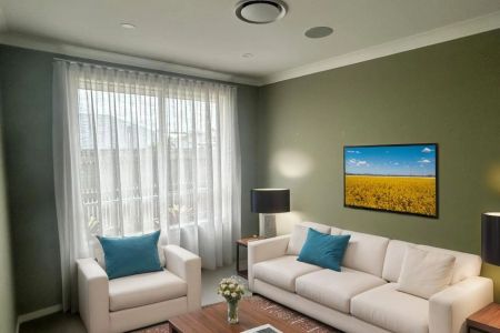 Modern Family Home – Spacious, Stylish & Low Maintenance - Photo 2