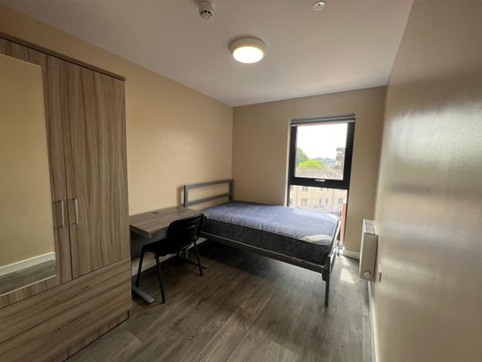 Hepburn Road, Bristol - Photo 1